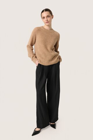 SOAKED IN LUXURY - Pullover 'Tuesday ' em bege