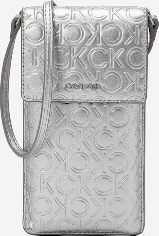 Calvin Klein Etui za telefon 'Must' | srebrna barva: sprednja stran