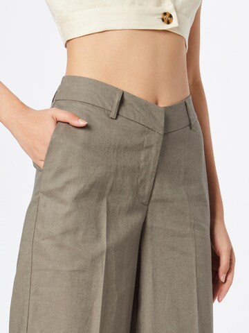 Wide Leg Pantalon à plis NA-KD en vert