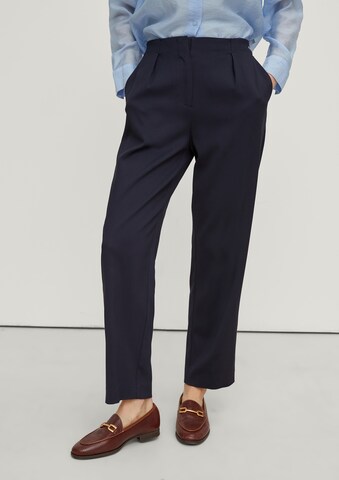 COMMA Loose fit Pleat-Front Pants in Blue: front