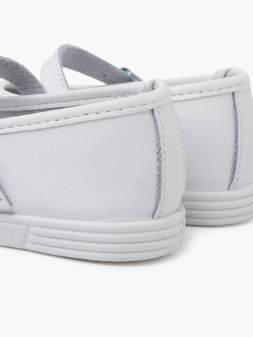 Pisamonas Ballerina in White