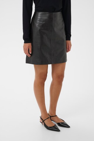 SOAKED IN LUXURY Skirt in Black
