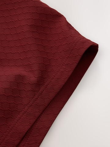 Next - Bermudas en rojo