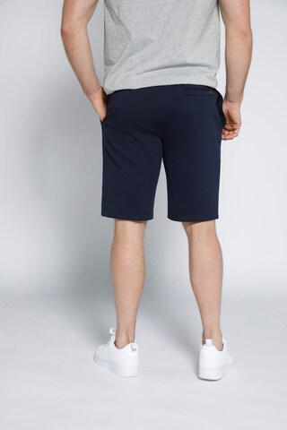 STHUGE Regular Shorts in Blau