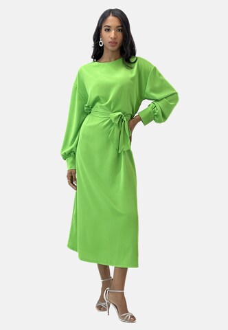 Abito di Elara in verde: frontale