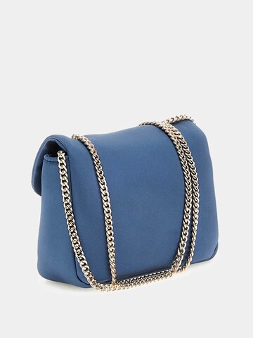 GUESS Umhängetasche 'Prue' in Blau