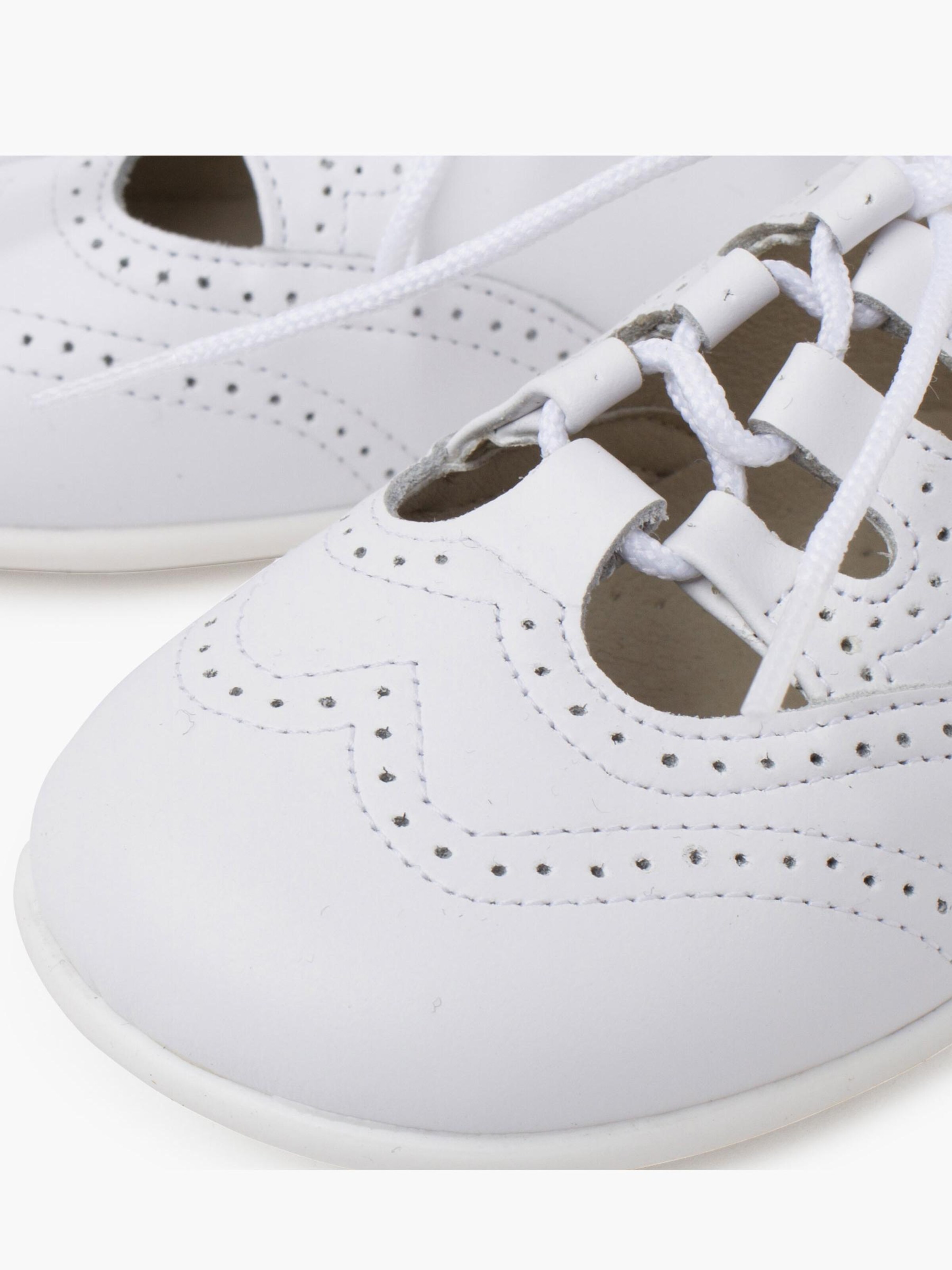 Pisamonas Flats in White