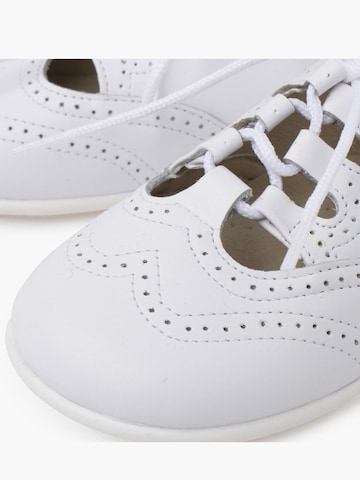 Chaussure basse Pisamonas en blanc