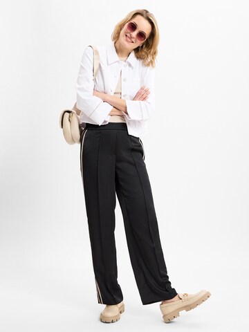 Marc Cain Regular Pleat-Front Pants in Black