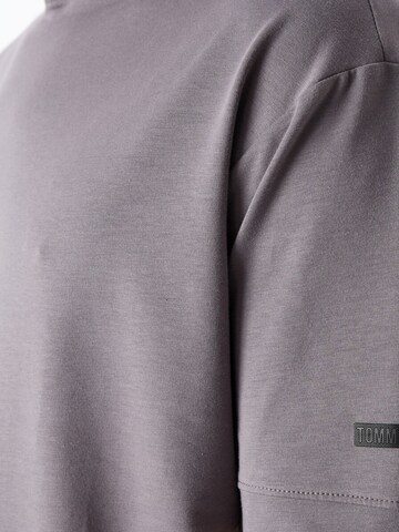 Tommy Life Shirt in Grey