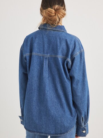 NA-KD Blouse in Blue