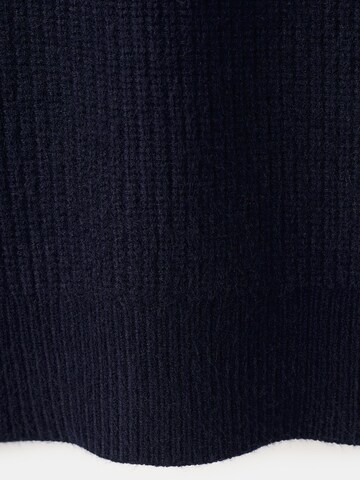 MANGO Пуловер 'RIZITO' в синьо