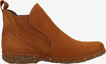 EL NATURALISTA Boots in Braun