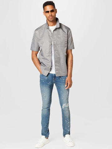 Han Kjøbenhavn - Regular Fit Camisa em cinzento