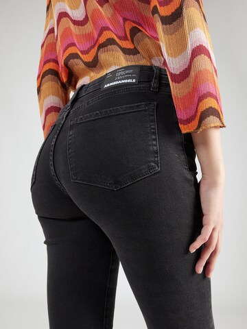 ARMEDANGELS Flared Jeans 'ANAMAA' in Zwart