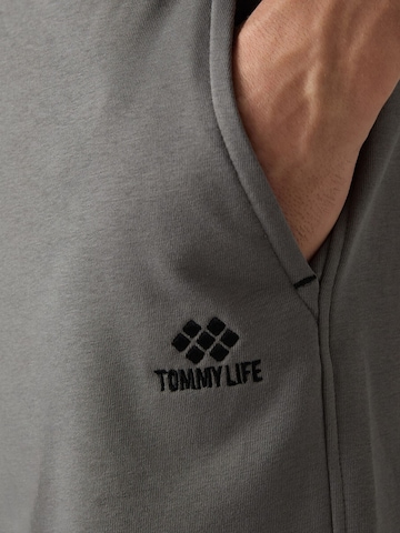 Tommy Life Wide leg Cargobroek in Grijs