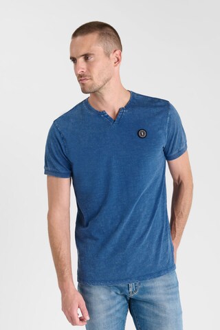 Le Temps Des Cerises Shirt 'Rinota' in Blauw: voorkant