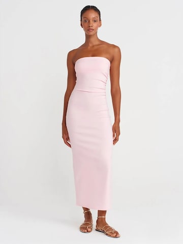 Dilvin - Vestido em rosa: frente