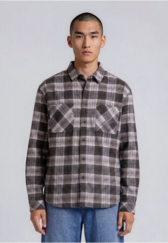 Comfort fit Camicia di Karl Kani in nero: frontale