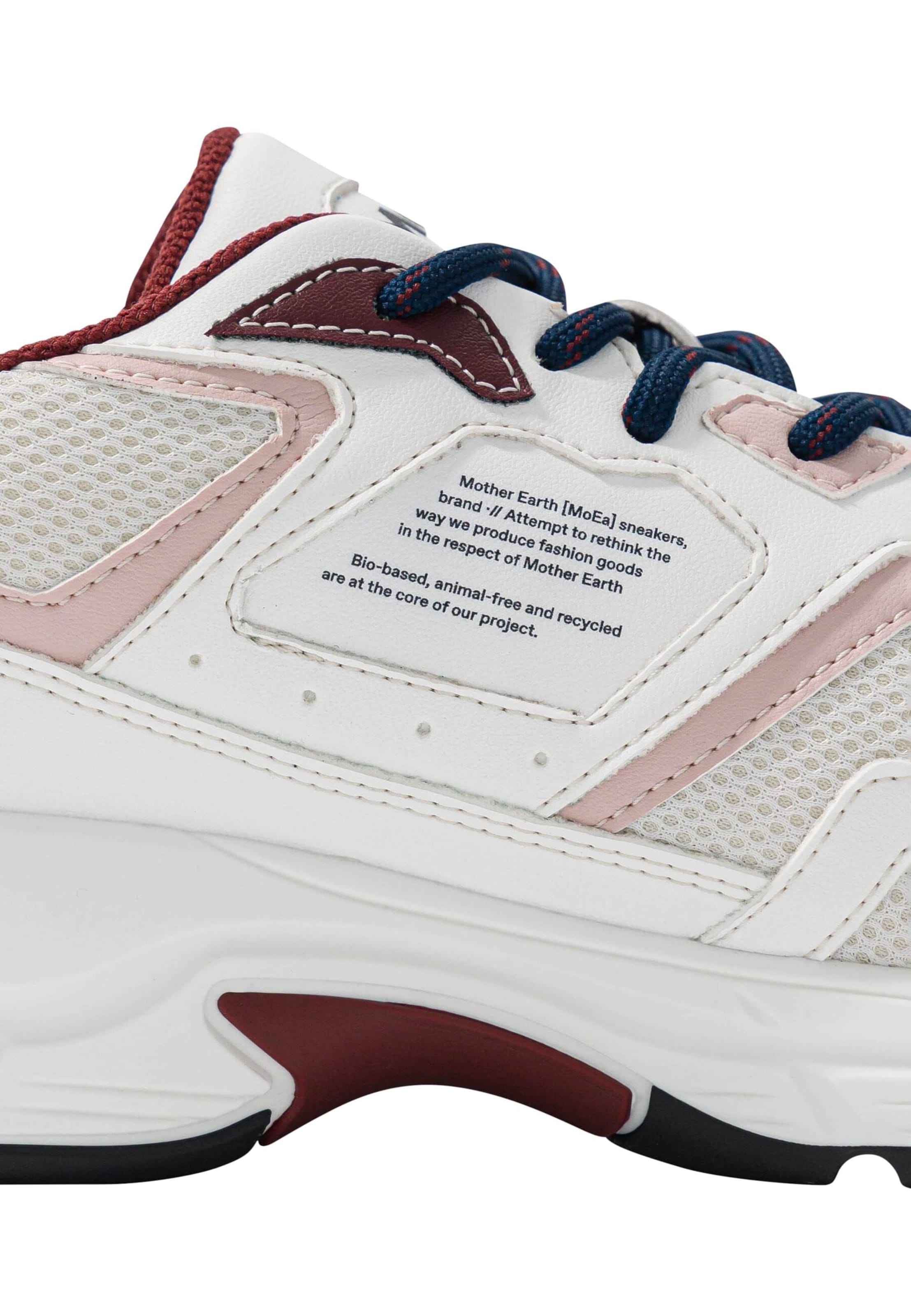 Sneaker bassa 'Gen8' di MoEa in bianco