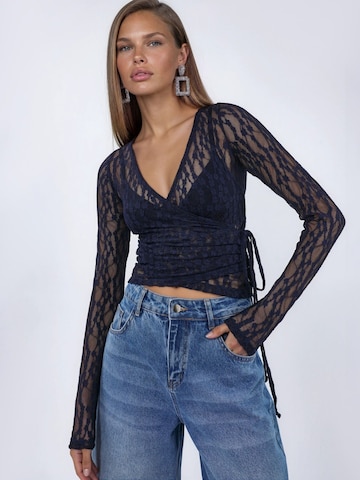 Busem Bluse in Blau: Vorderseite