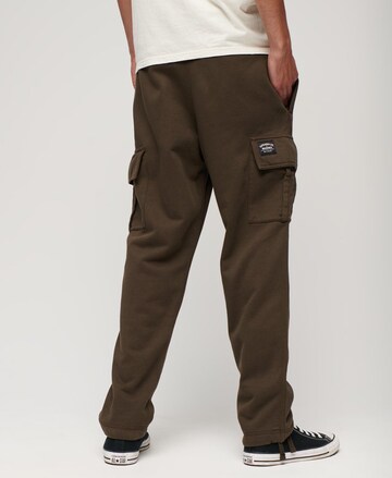 Effilé Pantalon cargo Superdry en marron