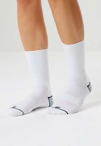 ENDURANCE Athletic Socks 'Hoope' in White: front