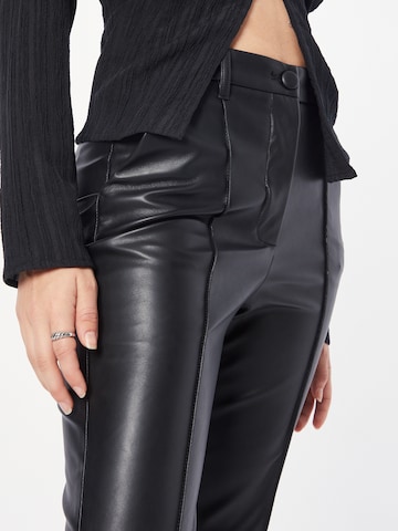 Sisley Regular Trousers with creases in Black