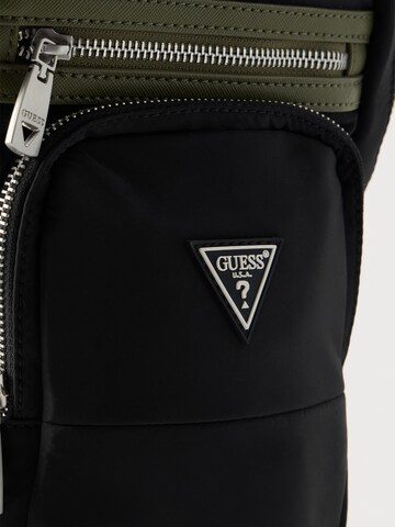GUESS Gürteltasche 'Berlin' in Schwarz