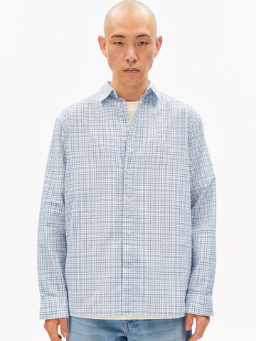 Fit confort Chemise ARMEDANGELS en bleu : devant