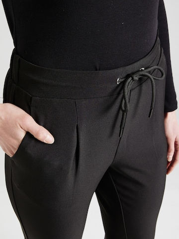 VERO MODA Tapered Pleated Pants 'CARLA' in Black