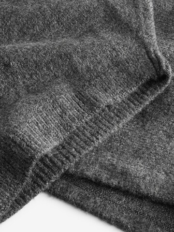Next Cape in Grey