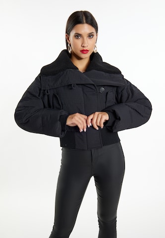 faina Winter Jacket in Black: front