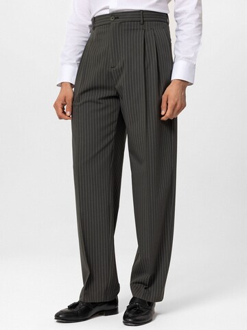 Regular Pantaloni de la Antioch pe negru