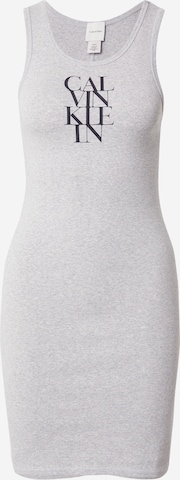 Calvin Klein Jeans Платье в Серый: спереди