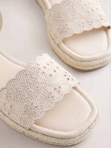 Sandales Next en beige