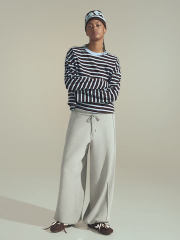 Bershka Baggy Trousers in Grey