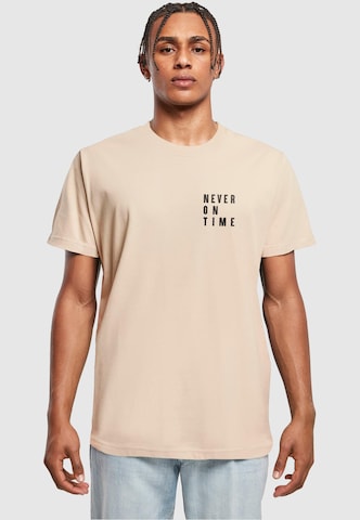 Merchcode T-Shirt 'Never On Time' in Beige: predná strana