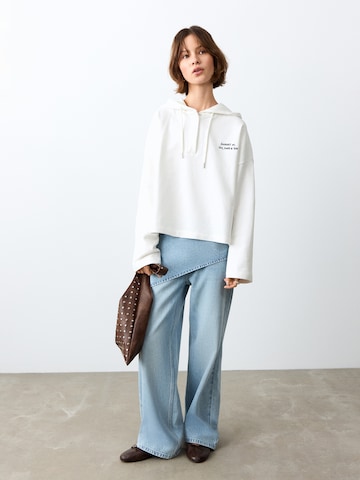 MANGO TEEN Суичър 'Estribor' в бяло