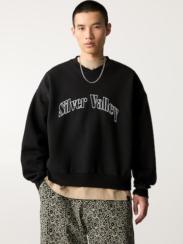 Pull&Bear Sweatshirt i svart: framsida
