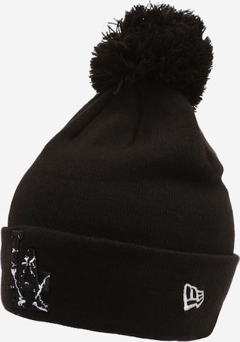 NEW ERA Beanie in Black: front