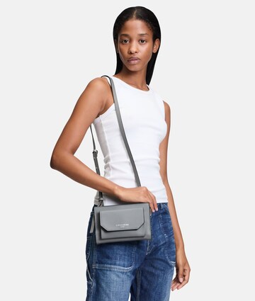 Liebeskind Berlin Umhängetasche in Grau: Vorderseite