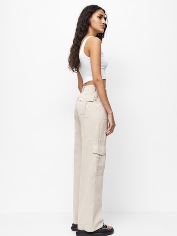 Pull&Bear Regular Cargo trousers in Pink
