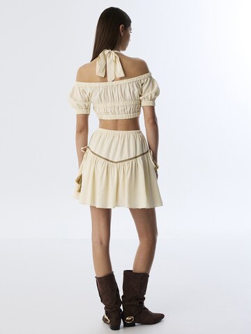 Twist Skirt in Beige