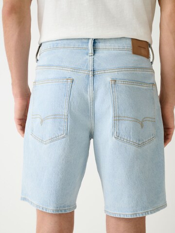 Next Regular Shorts in Blau