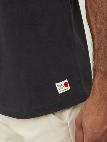 R.D.D. ROYAL DENIM DIVISION Bluser & t-shirts i sort