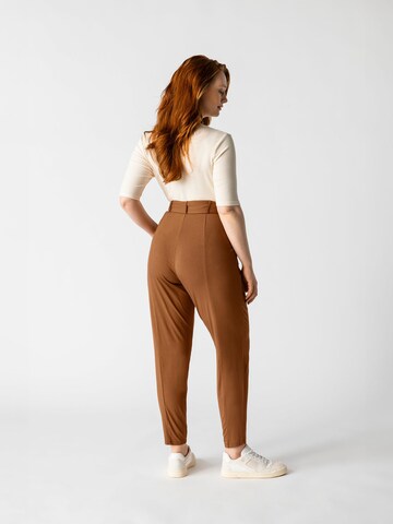 Les Lunes Tapered Bandplooibroek 'Jade' in Bruin