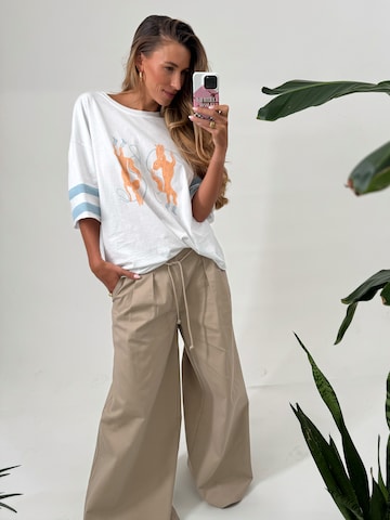 Kamila Šikl Loosefit Παντελόνι πλισέ σε μπεζ