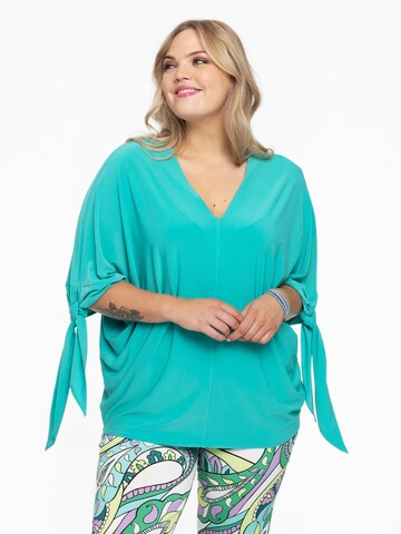 Yoek Blouse in Blauw: voorkant