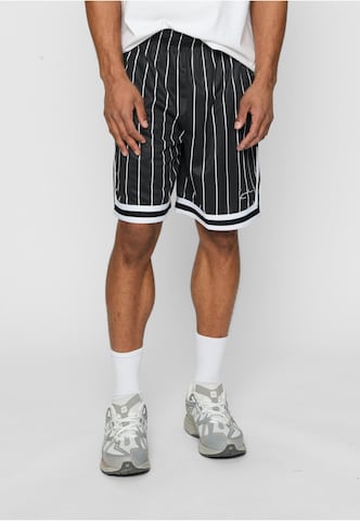 Regular Pantalon Karl Kani en noir : devant